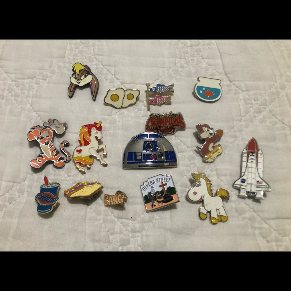 Disney pins